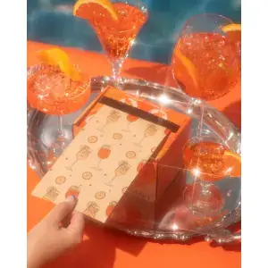Puttin' On the Spritz - Embossed Roll